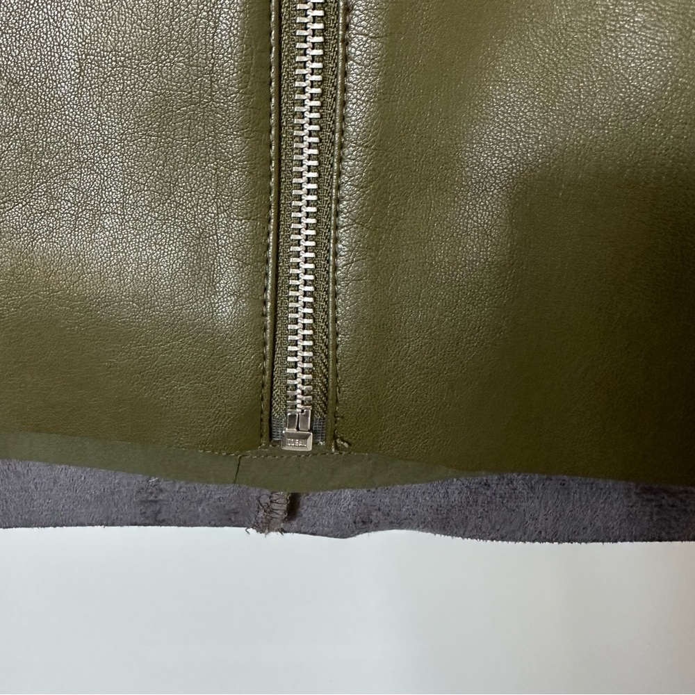 Express Vegan Leather O-ring Zip Front Mini Skirt Olive Green Sz 4 Fits 2 NWT - Picture 8 of 10
